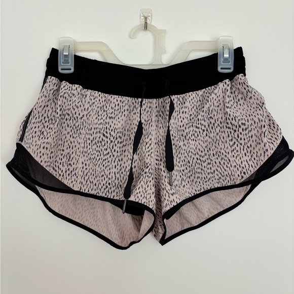 lululemon athletica Pants - Lululemon Hottie Hot Shorts